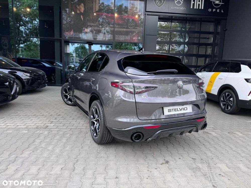 Alfa Romeo Stelvio - 9
