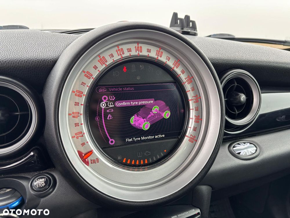 MINI Cooper Standard - 24