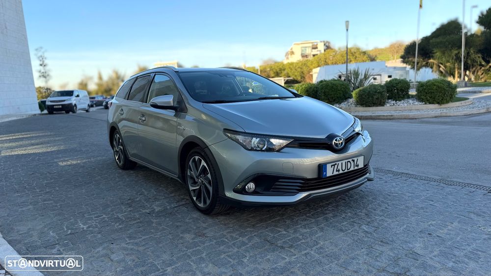 Toyota Auris Touring Sports 1.8 HSD Comfort +P.Techno+P.Sport - 3