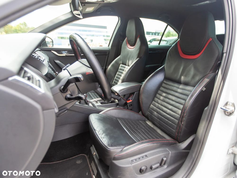 Skoda Octavia 2.0 TDI RS - 18