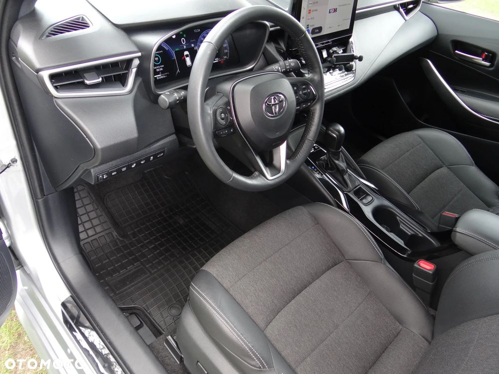 Toyota Corolla 2.0 Hybrid Executive - 17