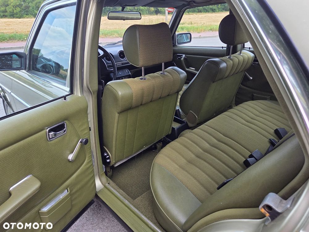 Mercedes-Benz W123 - 18