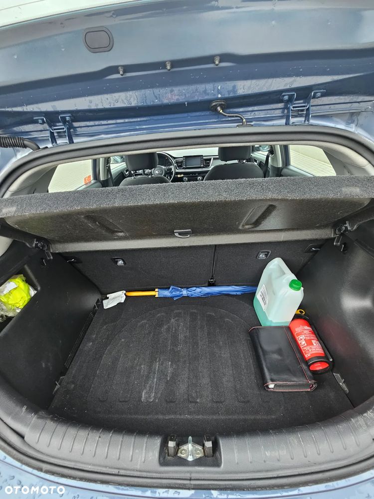 Kia Rio 1.2 L - 10