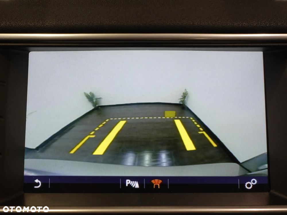 Land Rover Range Rover Evoque - 32