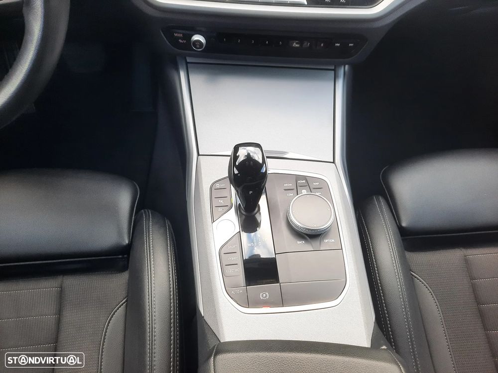 BMW 320 e Line Sport Auto - 31