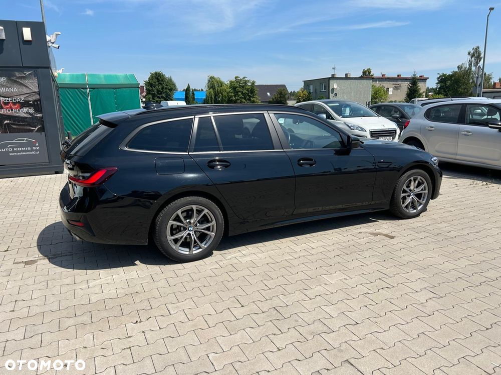 BMW Seria 3 320d xDrive M Sport sport - 4