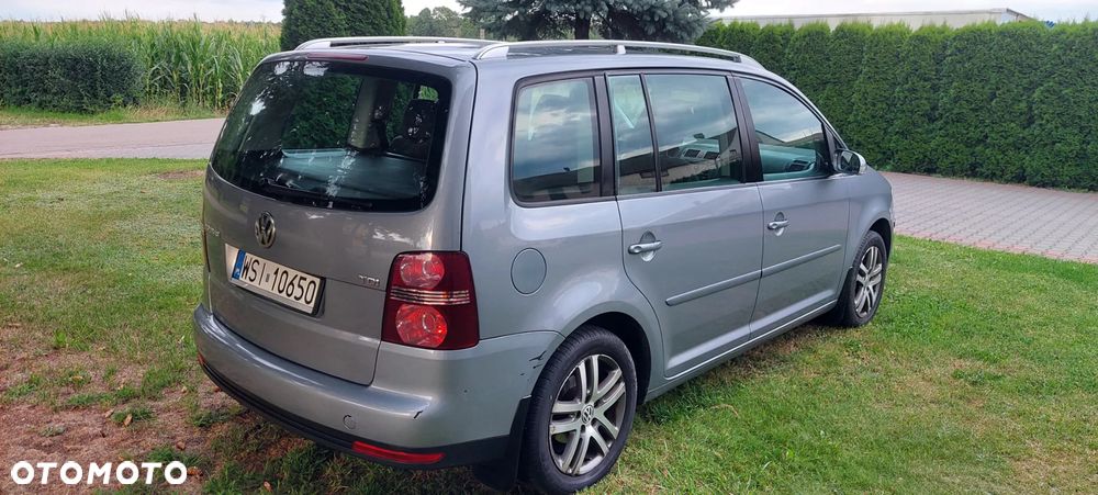 Volkswagen Touran 1.9 TDI Highline - 4