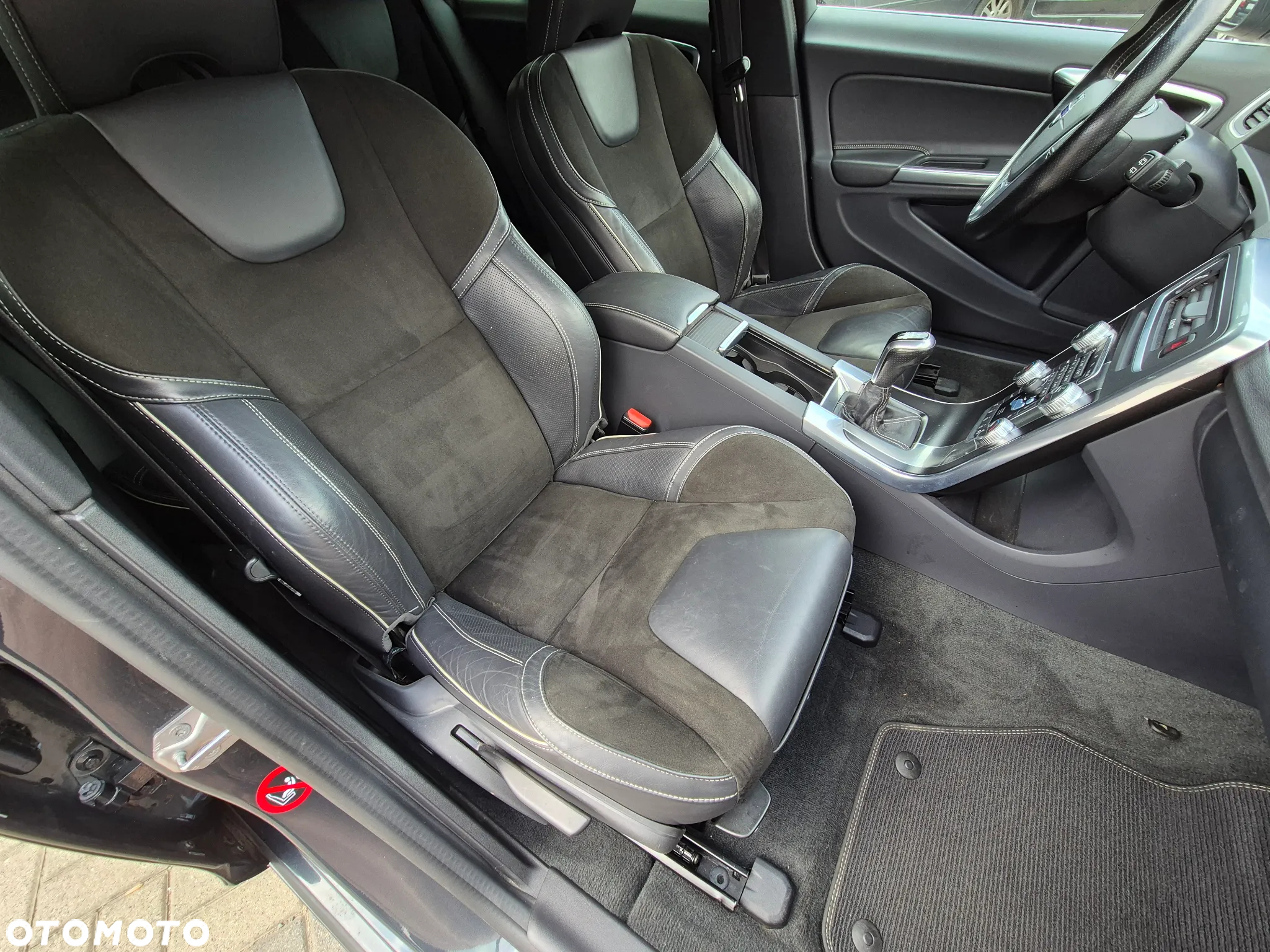 Volvo V60 D3 Drive-E R-Design Kinetic - 20