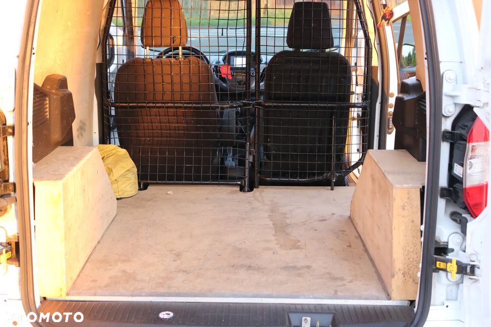 Ford COURIER - 18