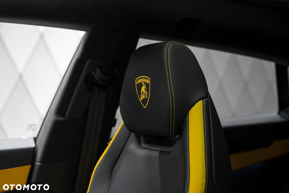 Lamborghini Urus - 25