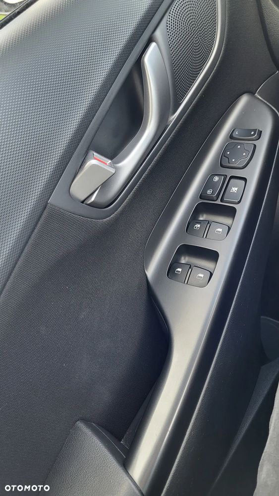 Hyundai Kona 1.6 T-GDI Style DCT - 11