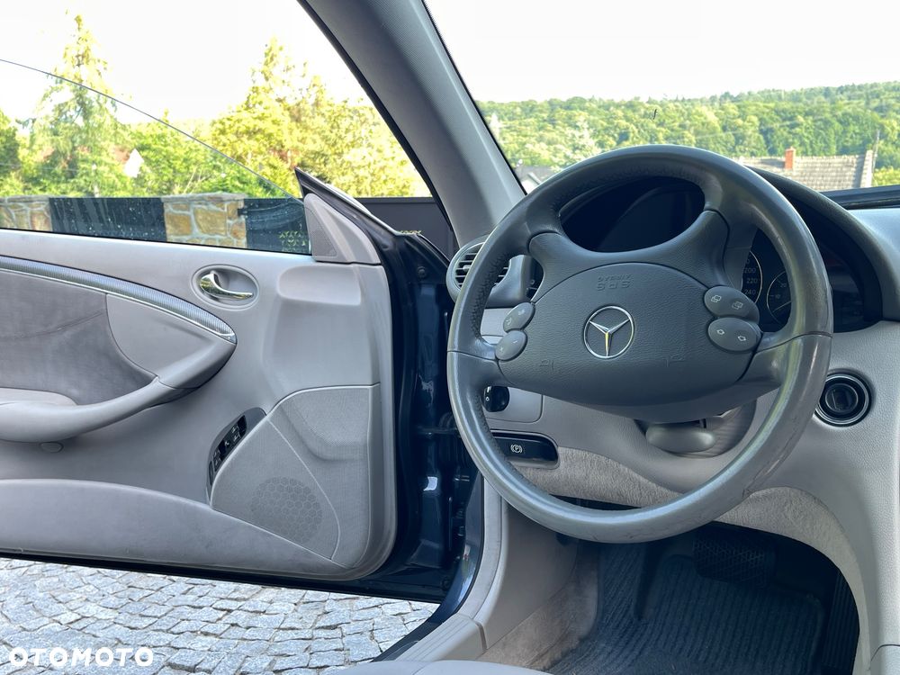Mercedes-Benz CLK - 28