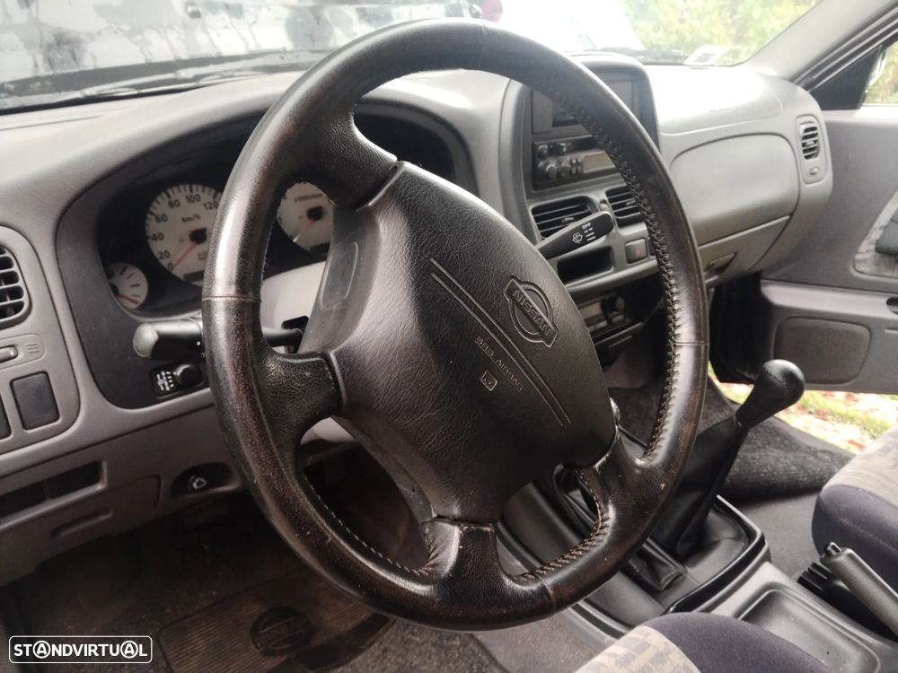 Nissan Pick Up - 5