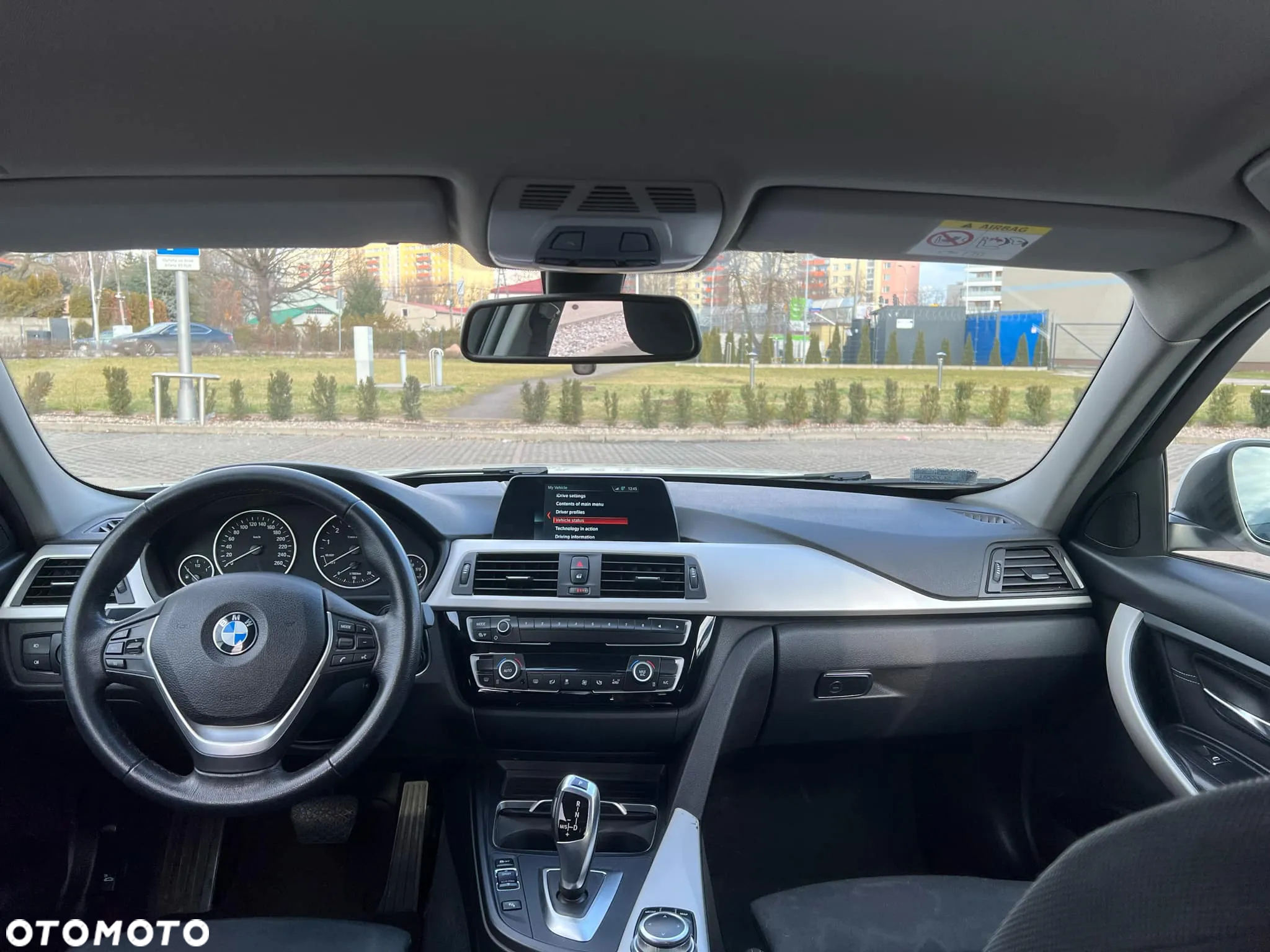 BMW Seria 3 318i - 5