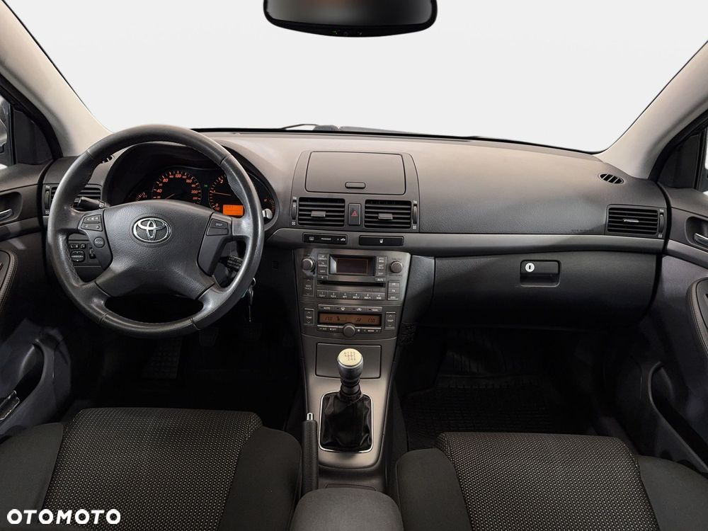 Toyota Avensis - 14