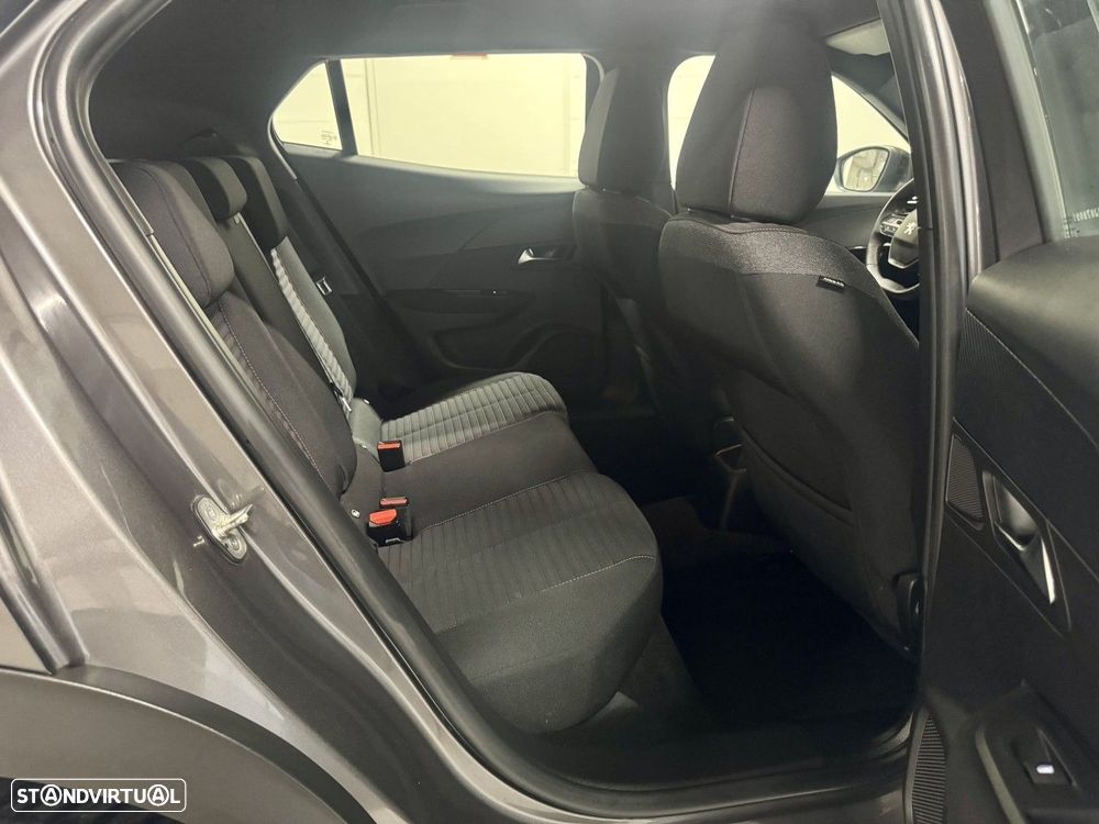 Peugeot 2008 1.2 PureTech Active Pack — fotografia 30