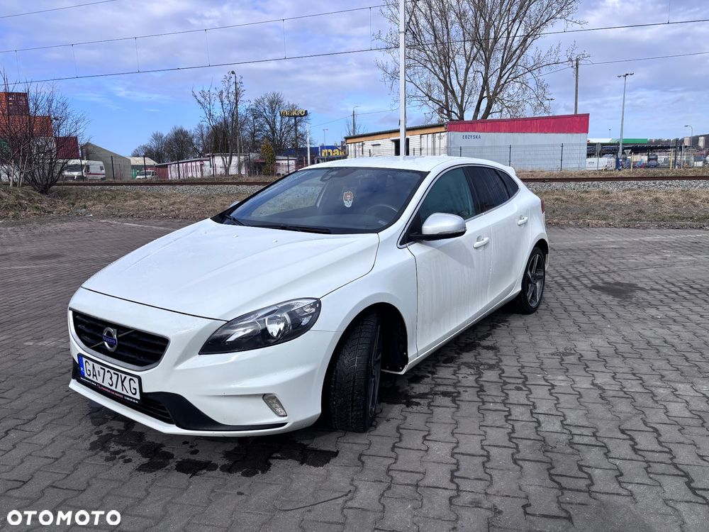 Volvo V40 D3 Drive-E R-Design Momentum - 1