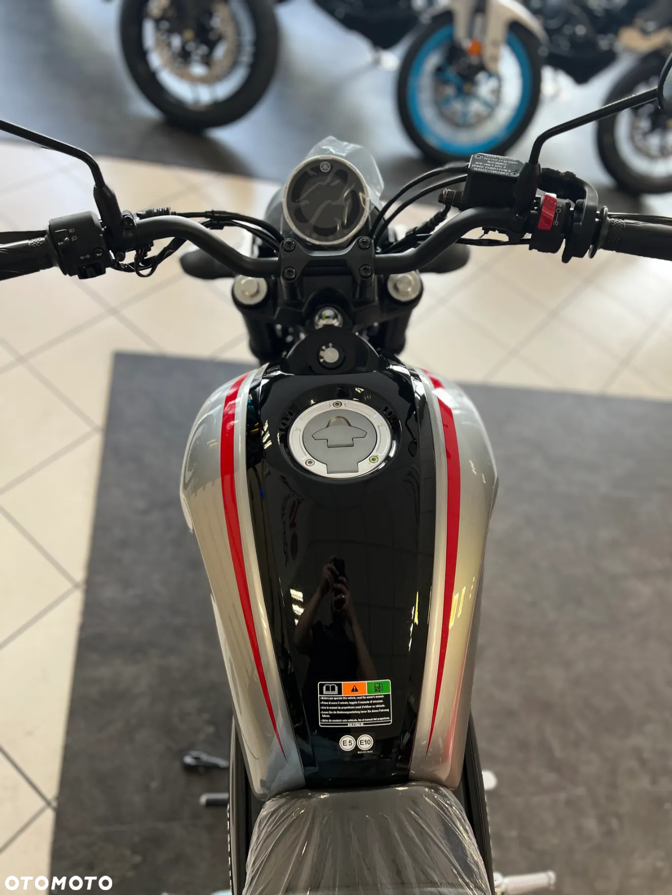 Yamaha XSR - 16
