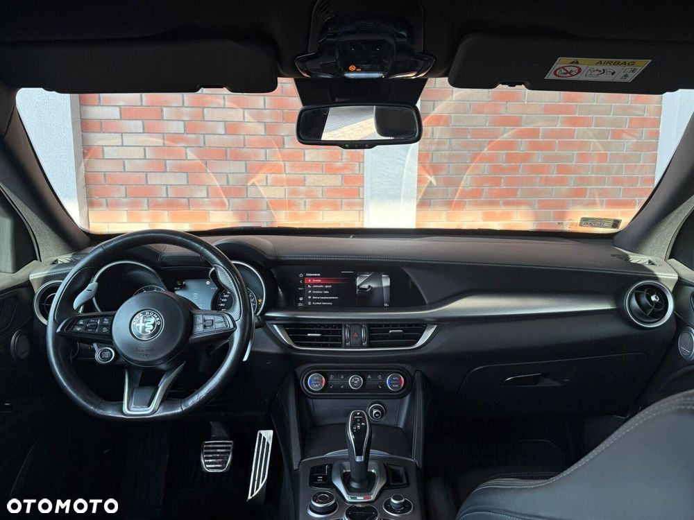 Alfa Romeo Stelvio - 15