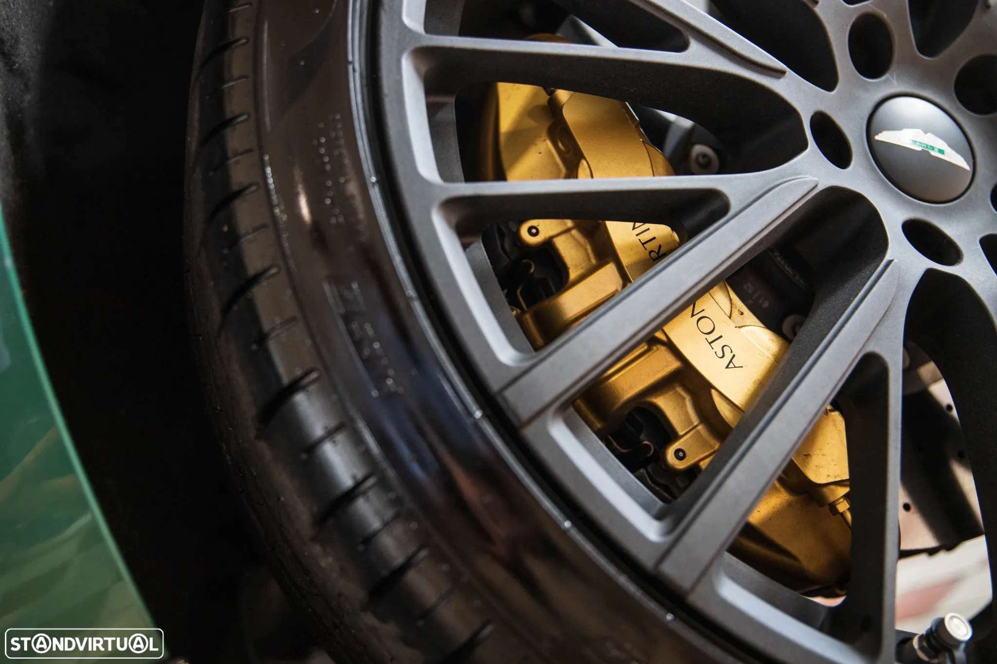 Aston Martin DBX 707 - 13