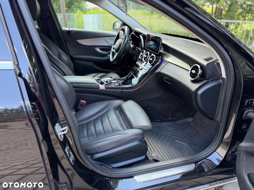 Mercedes-Benz Klasa C 300 d 4MATIC 9G-TRONIC - 15