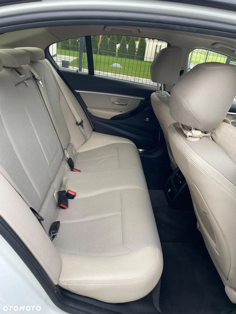 BMW Seria 3 320d xDrive Sport Line Sport - 8