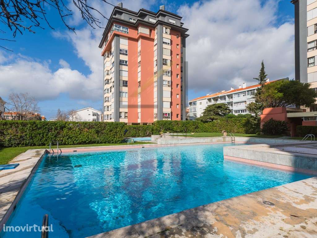 T1 luminoso c/ parqueamento e piscina | Centro S. João Estoril | Pr... - Grande imagem: 2/32