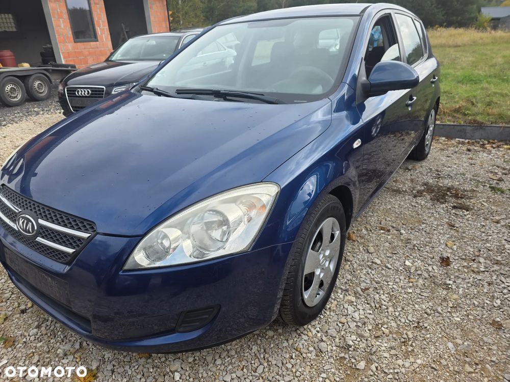 Kia Ceed 1.4 CVVT Attract - 26