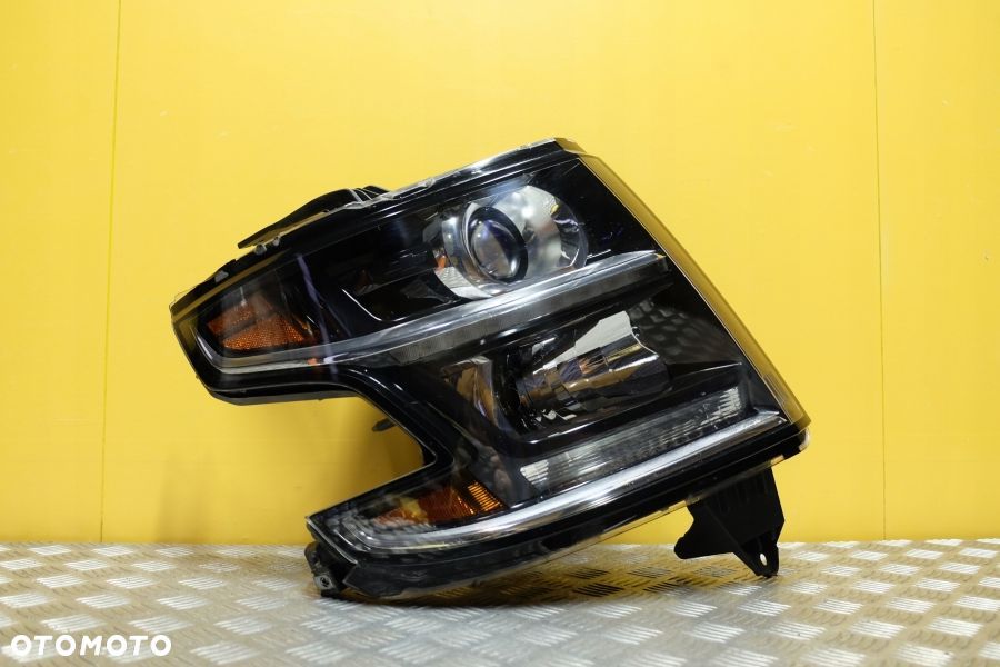 CHEVROLET TAHOE SUBURBAN 2015- REFLEKTOR LAMPA ZWYKŁA SOCZEWKOWA R USA - 1