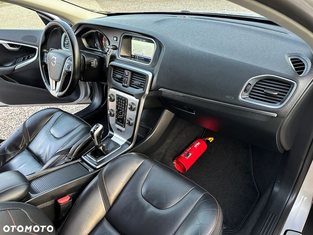 Volvo V40 Cross Country D2 Drive-E Ocean Race - 34