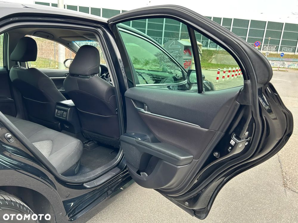 Toyota Camry 2.5 Hybrid Comfort CVT - 25