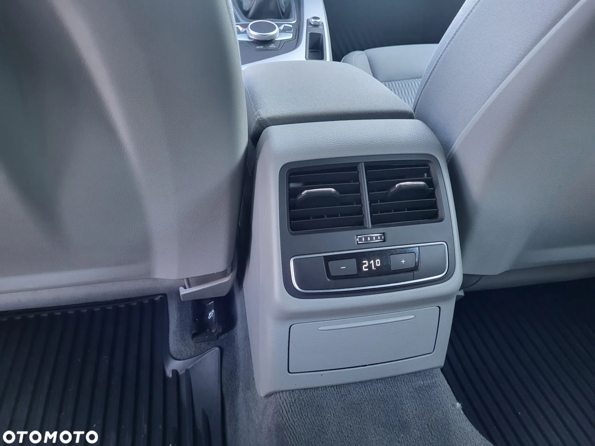 Audi A4 Avant 2.0 TDI DPF clean diesel quattro Attraction - 5