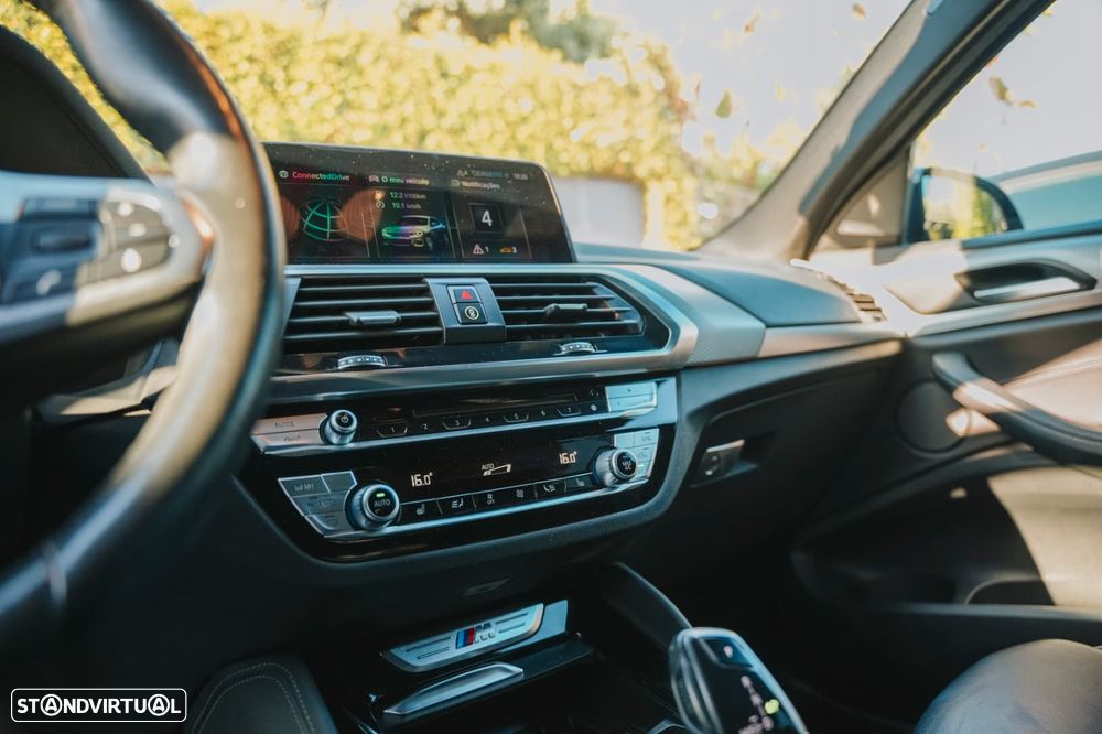 BMW X4 M40 d Auto — fotografia 38