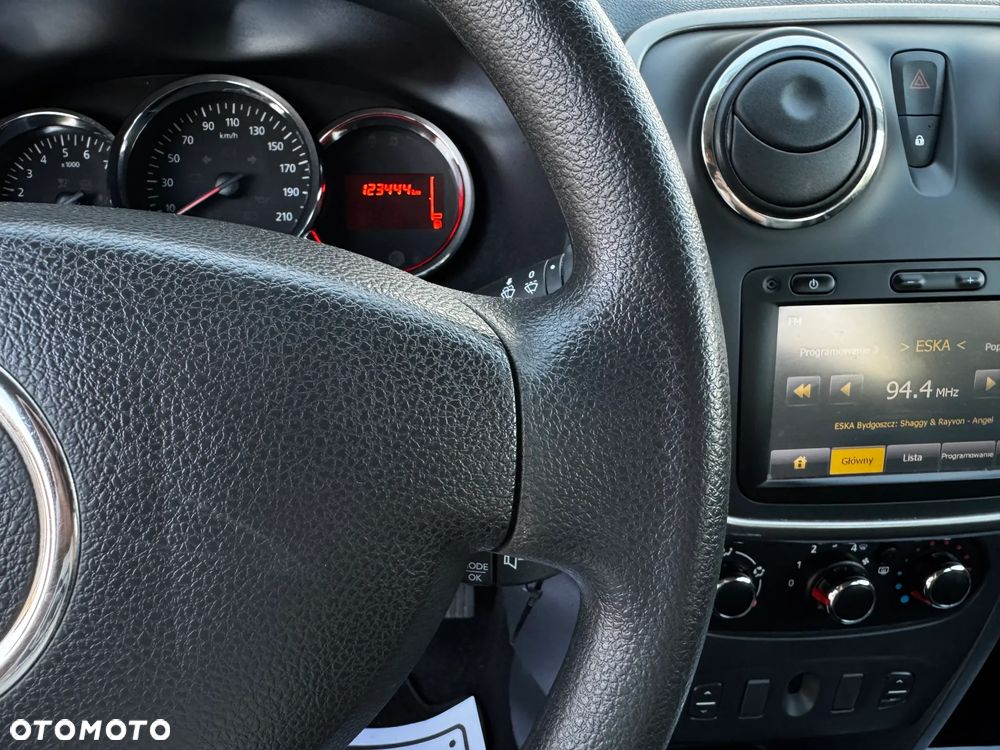 Dacia Sandero 1.2 16V 75 Laureate - 37