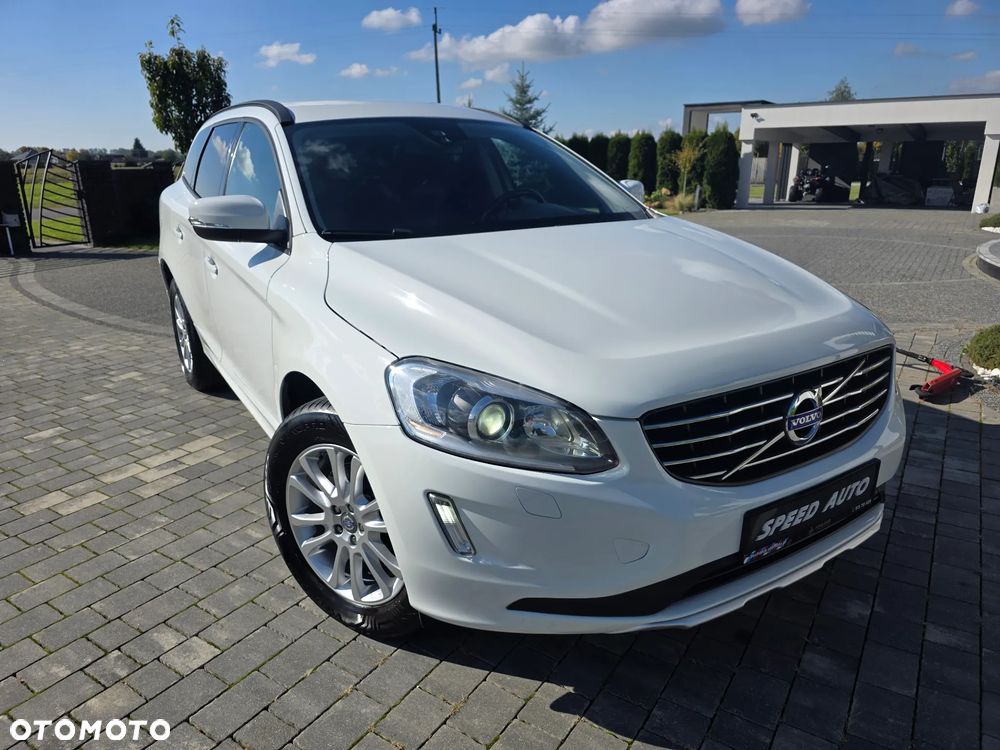 Volvo XC 60 D4 AWD Geartronic Momentum - 4