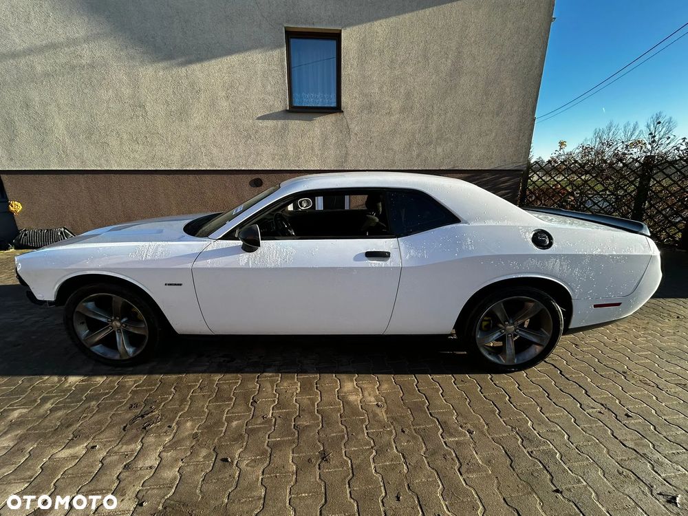 Dodge Challenger - 7