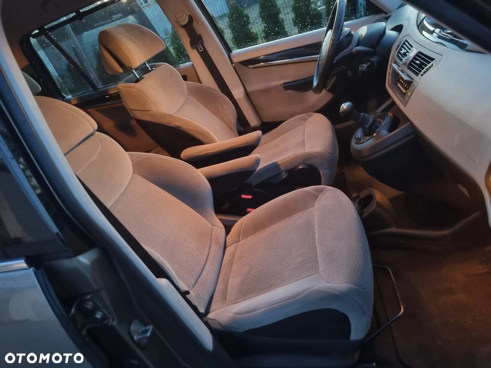 Citroën C4 Picasso 1.6 HDi Equilibre Pack - 7