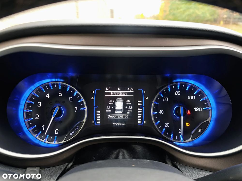 Chrysler Pacifica - 18