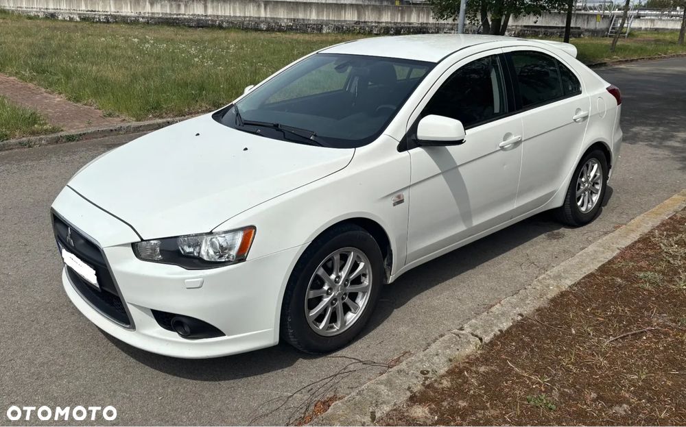 Mitsubishi Lancer 1.6 Invite - 1
