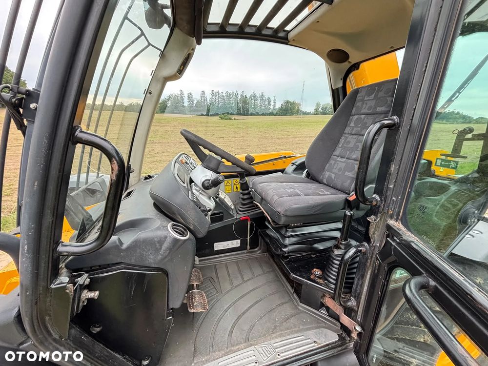 JCB - 16