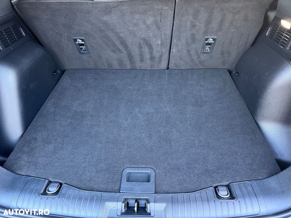 Ford Kuga 2.5 Duratec FHEV ST-LINE X - 18