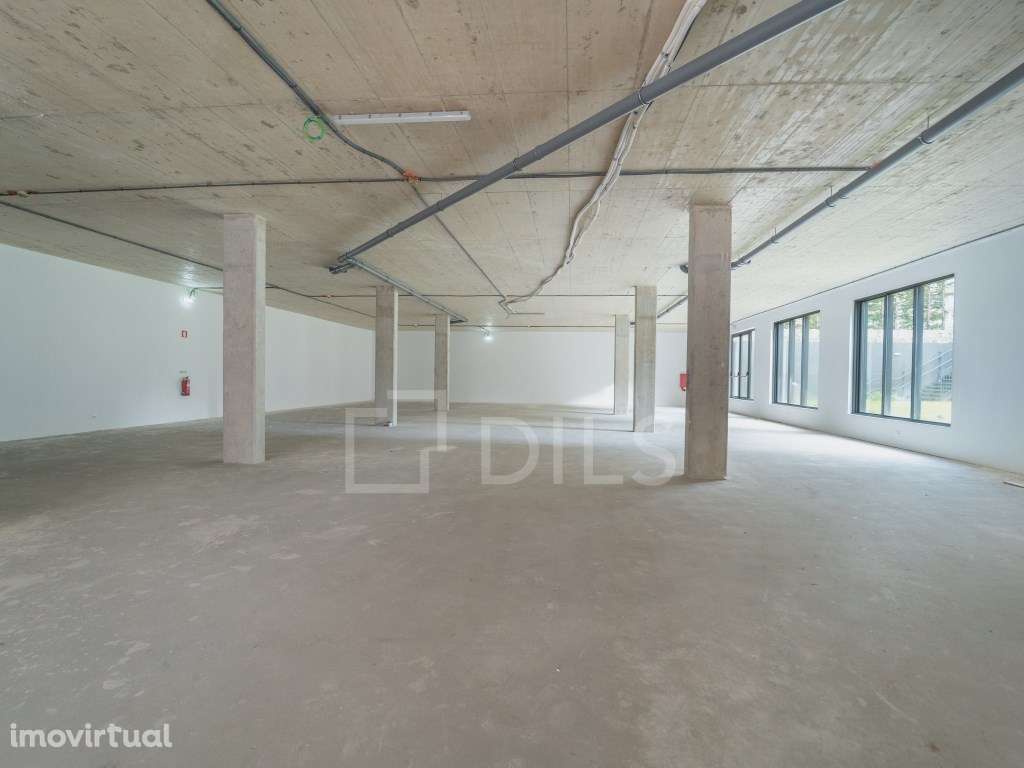 Loja com 546 m2 e garagem, Senhora da Hora - Grande imagem: 4/28