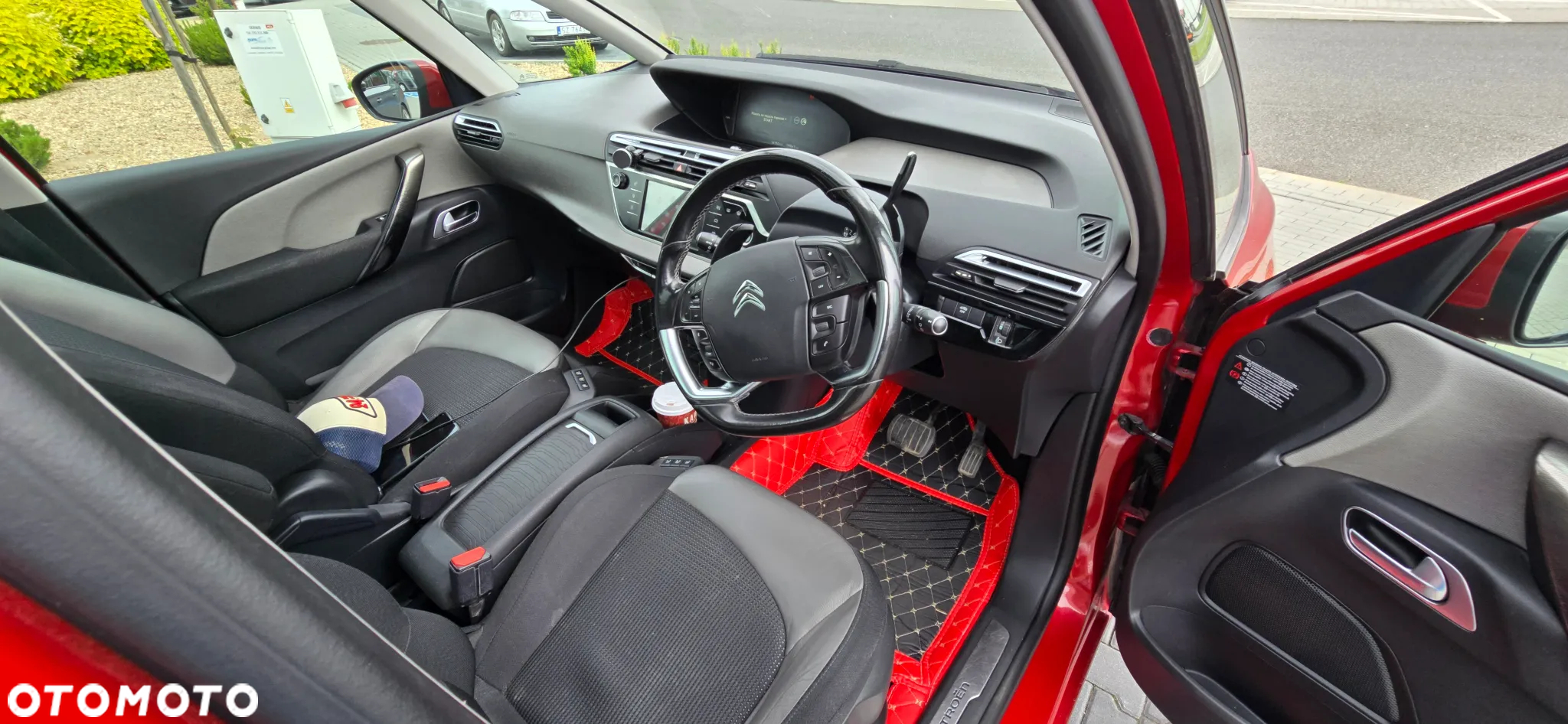 Volkswagen Touran - 25