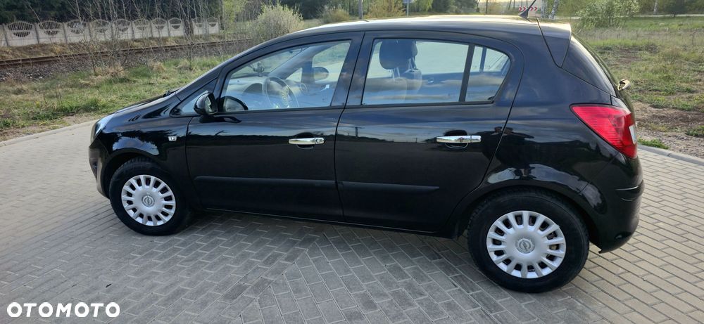 Opel Corsa 1.2 16V Edition / Active - 23