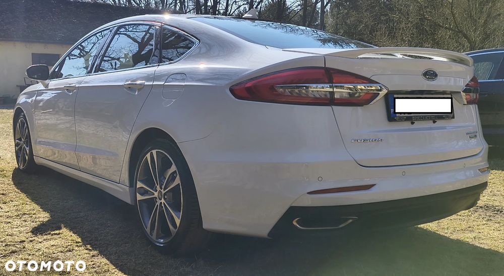 Ford Fusion - 2
