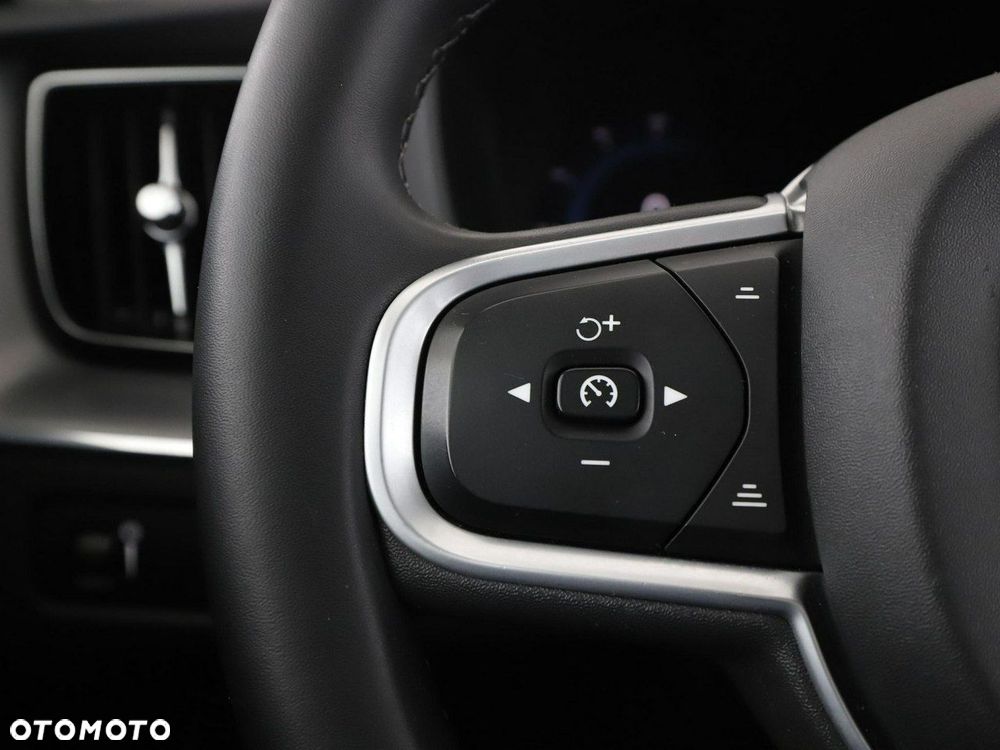 Volvo XC 60 B4 D Core - 33