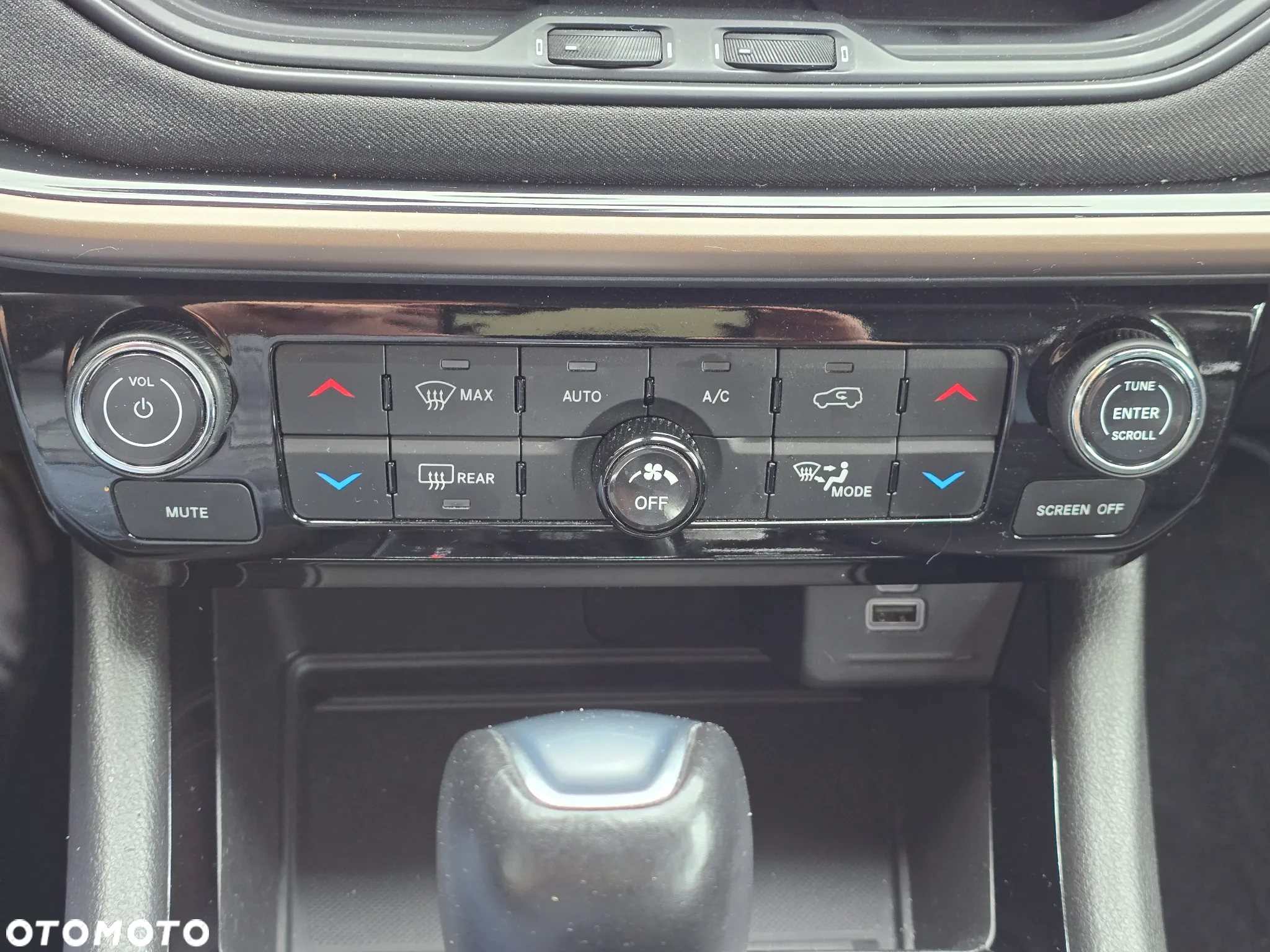 Jeep Compass - 18