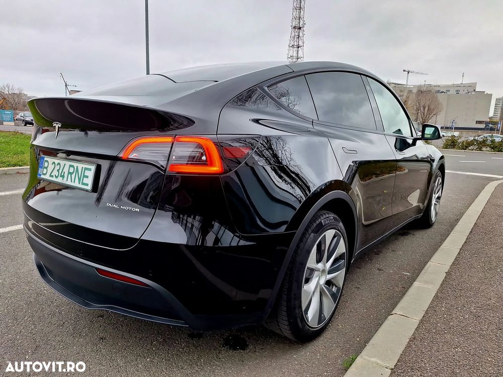 Tesla Model Y Long Range Dual Motor AWD - 7
