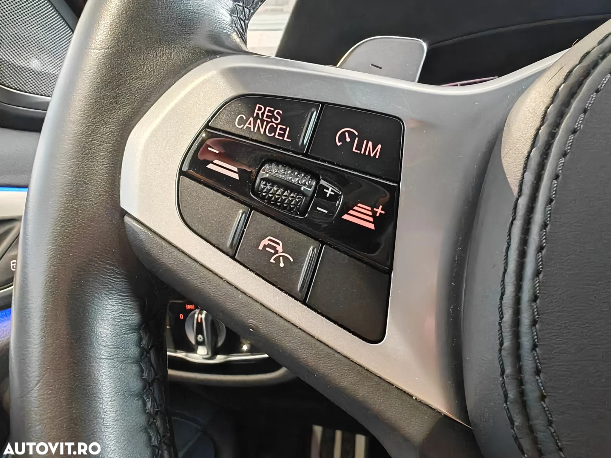 BMW Seria 5 520d xDrive AT - 31