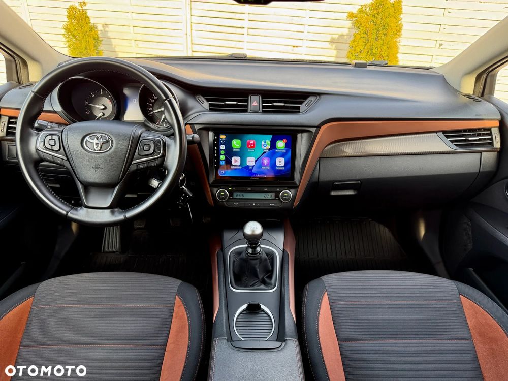Toyota Avensis 2.0 D-4D Premium - 9